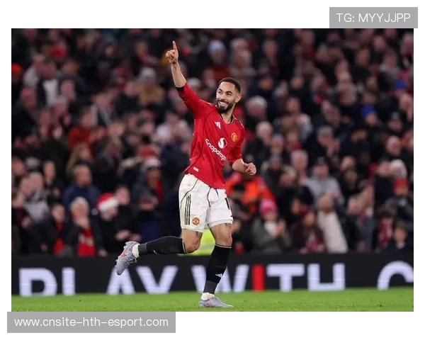 库尼亚接费尔南德斯直传推射空门，助曼联扳平